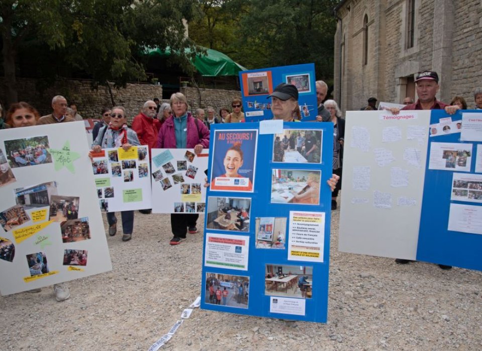 Les panneaux des équipes